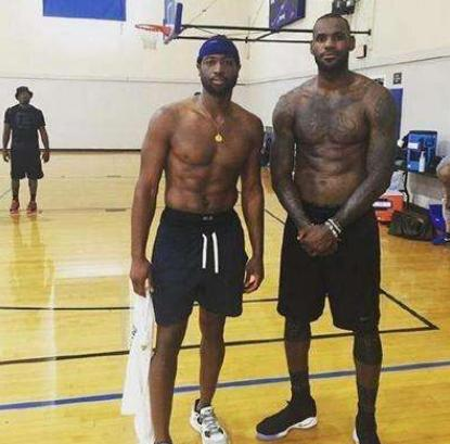 领导人遇难 领导人遇难